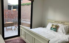 Charming Private Guesthouse Air By The Beach